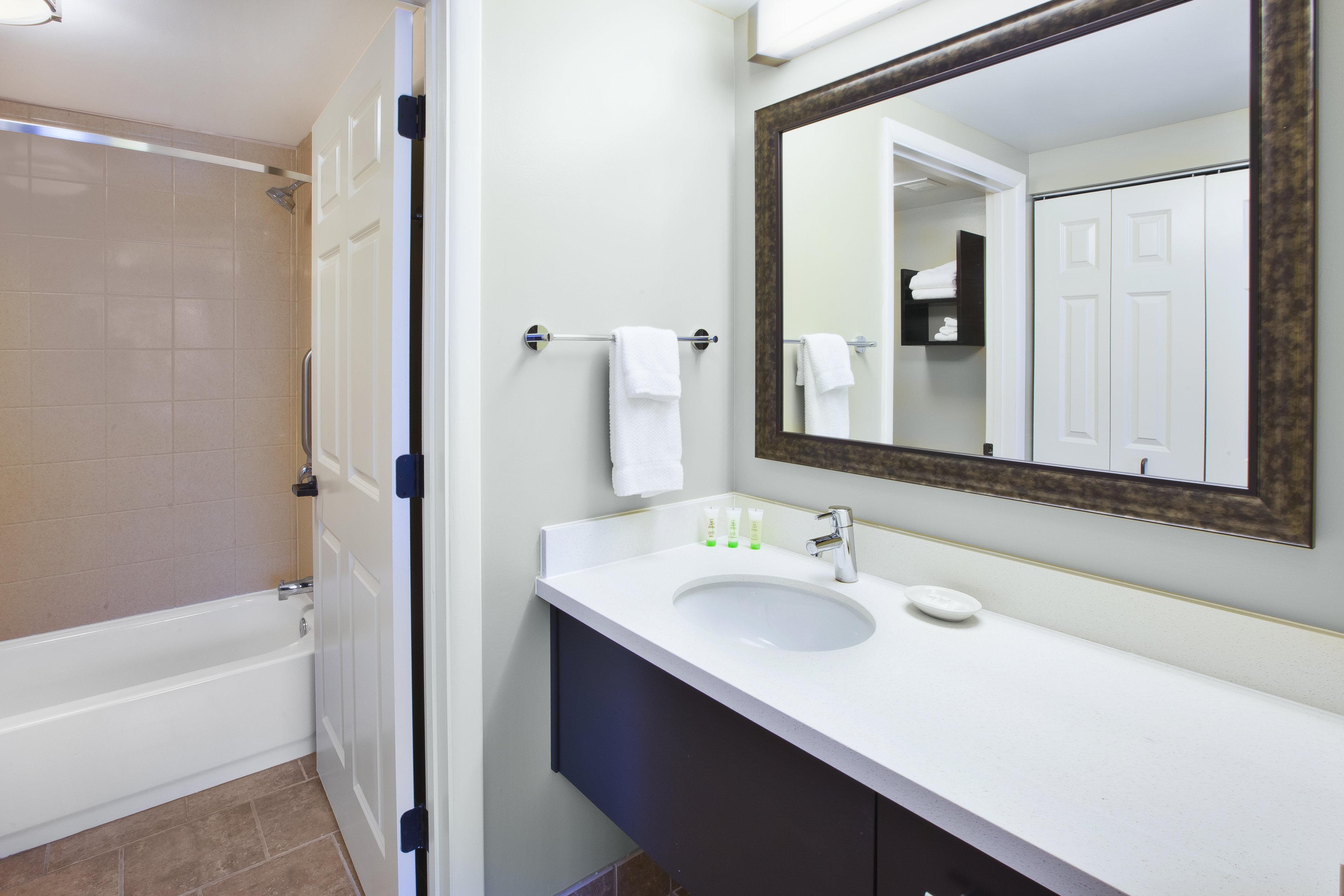 Staybridge Suites Cleveland Mayfield Heights Beachwood By Ihg Екстериор снимка