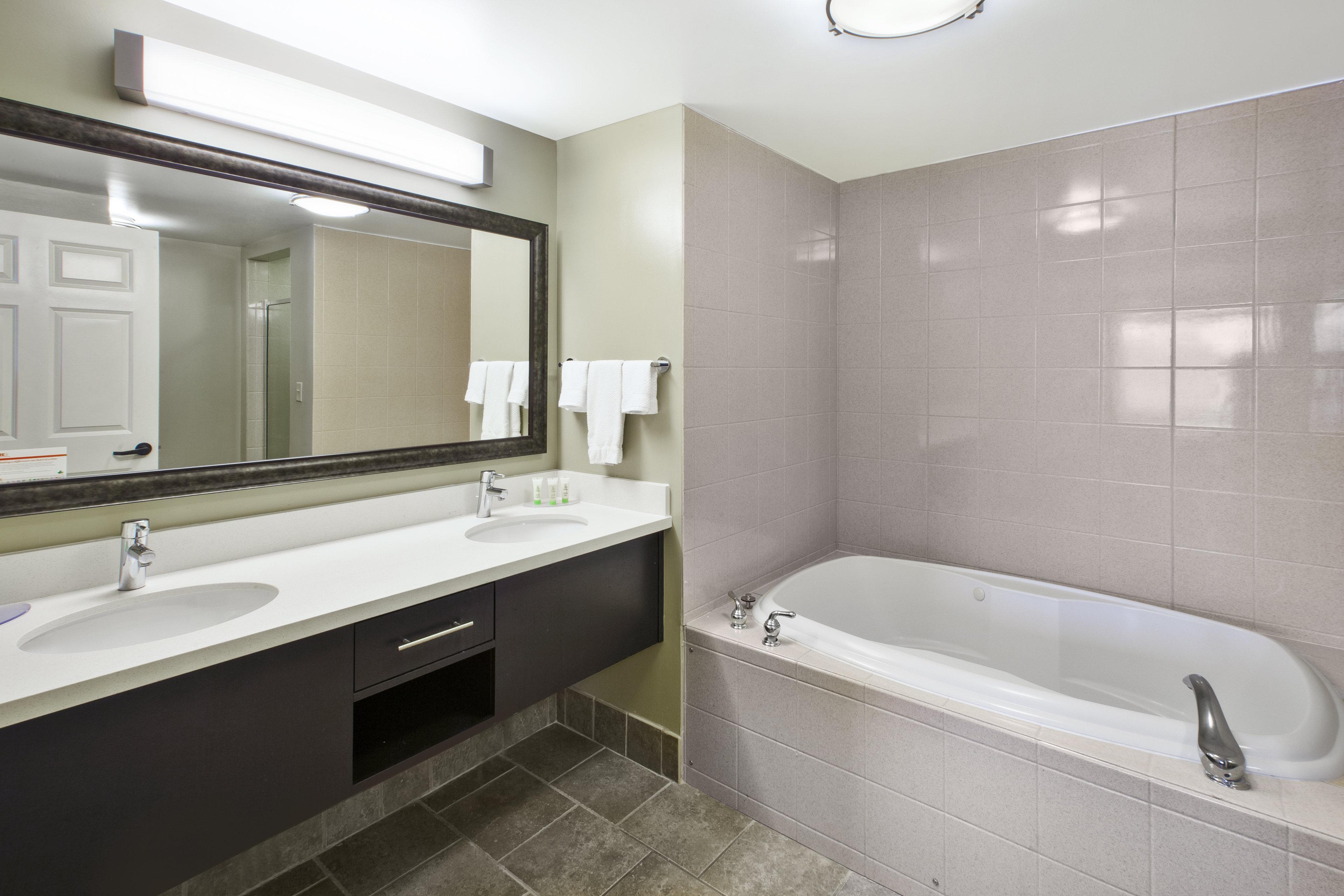 Staybridge Suites Cleveland Mayfield Heights Beachwood By Ihg Екстериор снимка