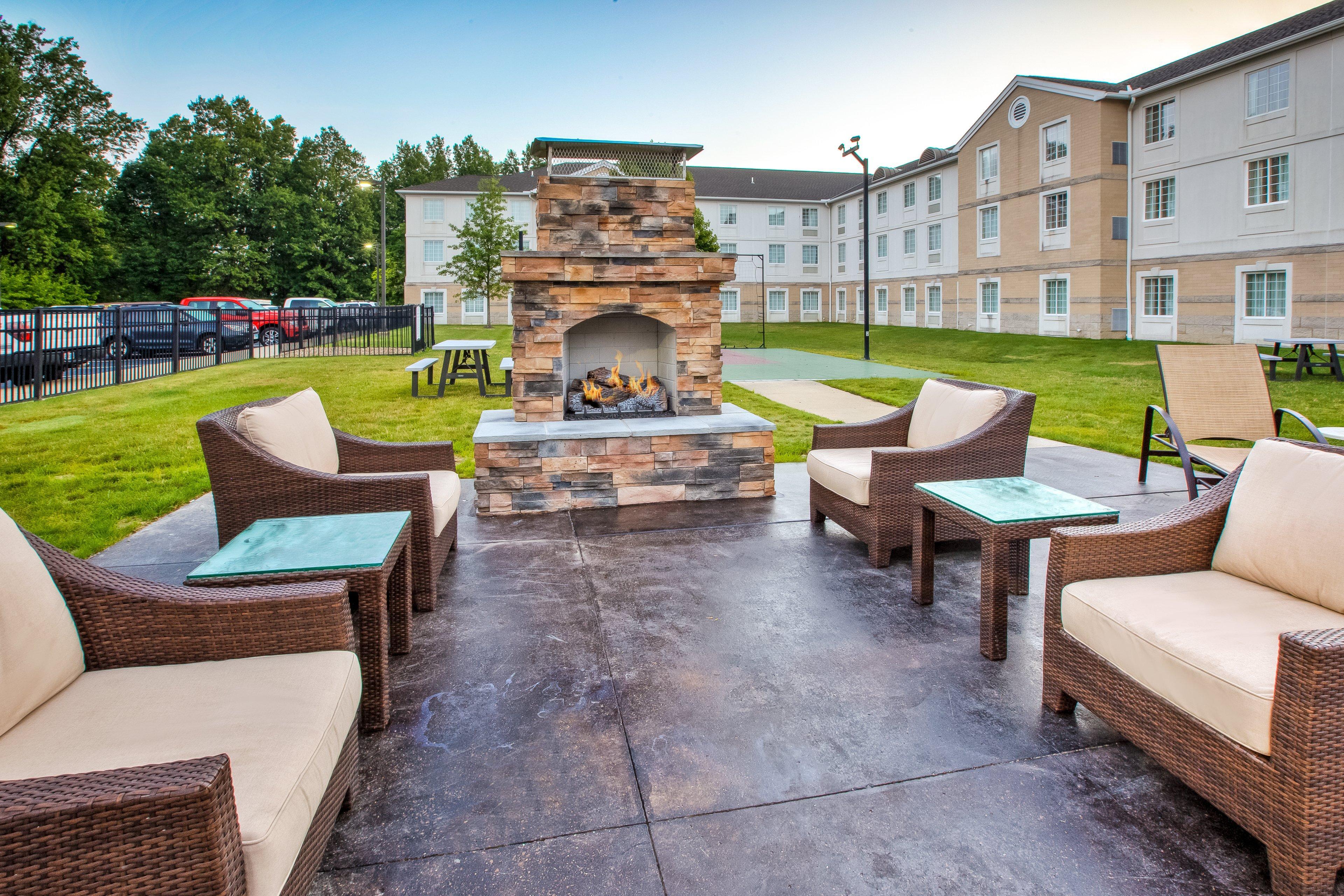 Staybridge Suites Cleveland Mayfield Heights Beachwood By Ihg Екстериор снимка