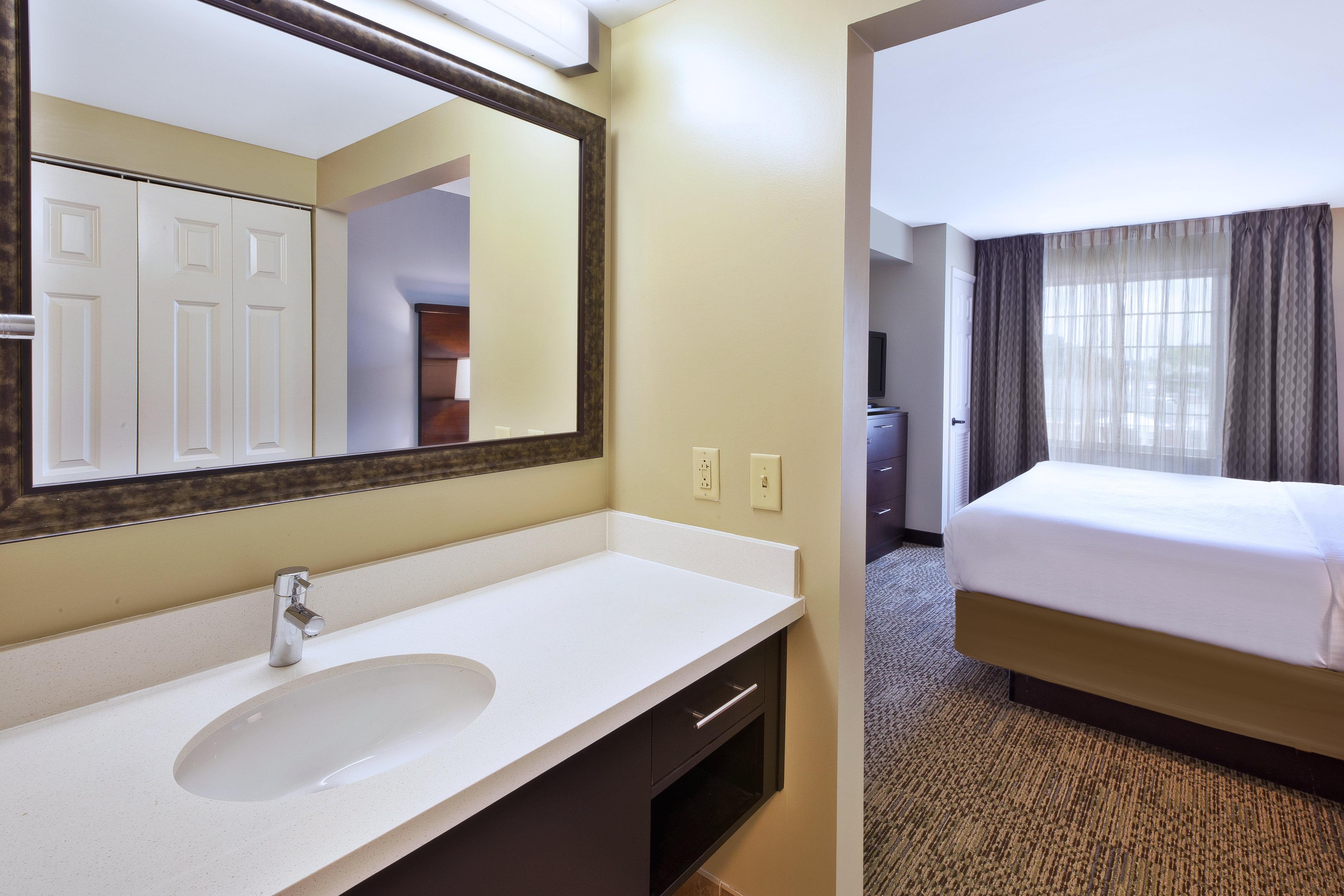 Staybridge Suites Cleveland Mayfield Heights Beachwood By Ihg Екстериор снимка