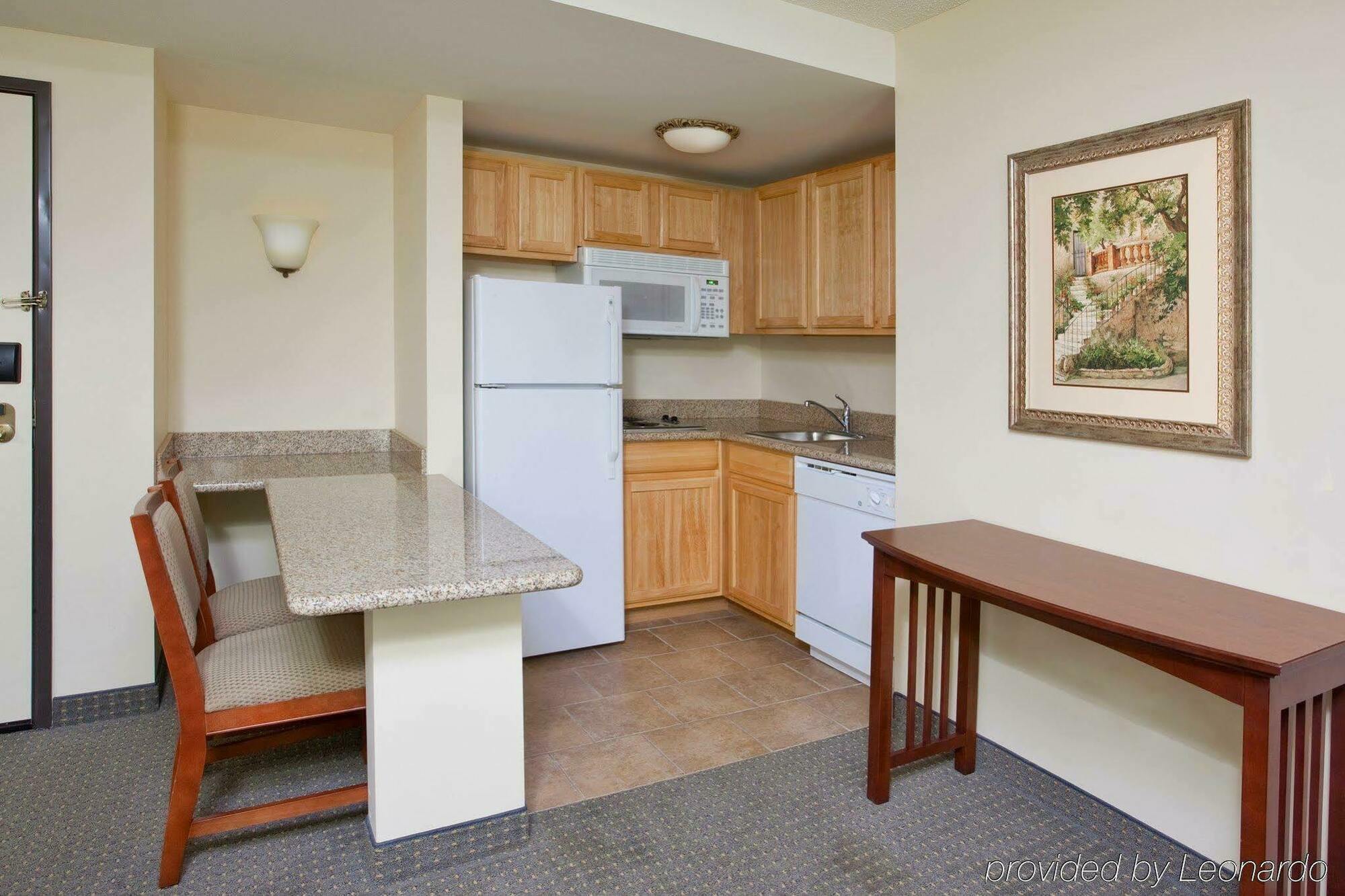 Staybridge Suites Cleveland Mayfield Heights Beachwood By Ihg Екстериор снимка